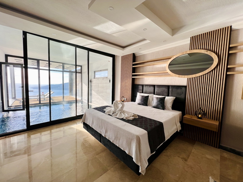  gece  -  Kasım
  | Kalkan Kördere’de Sonsuz Deniz Manzaralı, Isıtmalı Havuzlu Lüks Villa